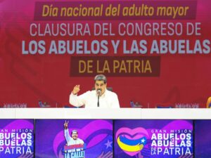 Maduro ordena la creación del Ministerio para los Adultos Mayores