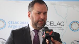 Yván Gil llega a China para evaluar acuerdos bilaterales