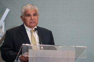 Presidente electo de Panamá confirma visita de Petro a Panamá