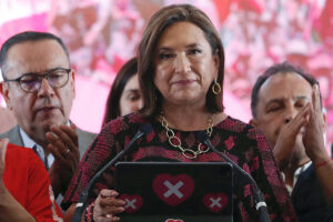 Xóchitl Gálvez vuelve a Senado para indagar asesinatos políticos e injerencia presidencial