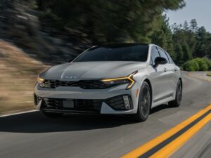 Kia retira 463.000 vehículos por riesgo de incendio en los asientos
