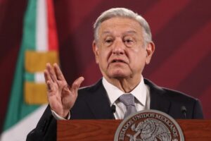 López Obrador pide indagar a la Guardia Nacional por la masacre de 4 mujeres y 2 bebés