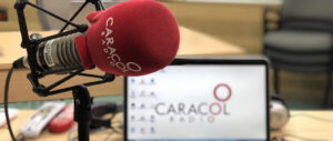 Caracol Radio denuncia «amenazas y ataques» de un polémico senador colombiano a periodista