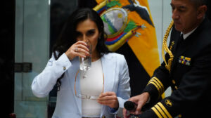 Gobierno de Ecuador no buscará «desesperadamente» votos para desaforar a la vicepresidenta