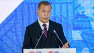 Medvédev: Sería justo exigir reparaciones a Occidente «por sus políticas coloniales»