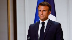 Tildan a Macron de «tránsfobo» por criticar que izquierda quiera agilizar cambio de sexo