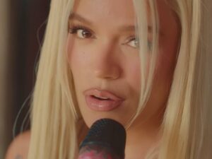 Karol G estrena su nueva canción «Si antes te hubiera conocido»