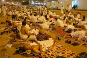 Cifra de muertos por el calor extremo en peregrinación a La Meca sube a 900