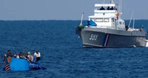 EE.UU. devuelve a siete migrantes irregulares cubanos y suman 752 los retornados en 2024