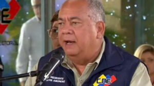 Elvis Amoroso: «Todo ha salido perfecto. Esta fiesta electoral va a culminar con éxito»