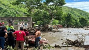 Gobierno de Venezuela entrega 1.275 toneladas de ayuda a afectados por huracán Beryl