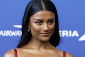 Simone Ashley se suma a ‘F1’, la nueva película de carreras protagonizada por Brad Pitt