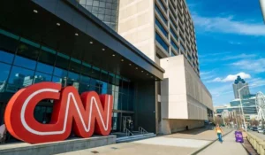 CNN anuncia nuevos despidos y apuesta por la TV digital y la inteligencia artificial