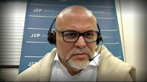 Exjefe paramilitar colombiano Salvatore Mancuso sale de prisión