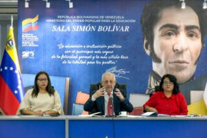 Migrantes podrán culminar el bachillerato de manera Online