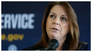 Jefa del Servicio Secreto asume responsabilidad por ataque contra Trump pero no dimite