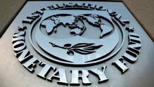 Fondo Monetario Internacional sube su previsión de crecimiento mundial en 2025