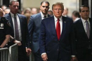 Trump recibe en Milwaukee el apoyo de Boris Johnson, que aseguró verlo «en plena forma»