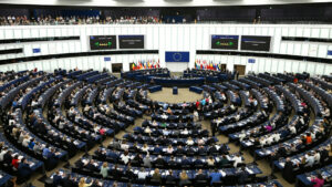 Parlamento Europeo condena la visita de Orbán a Rusia