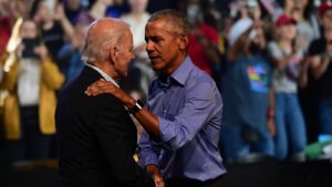 Obama cree que Biden debe reconsiderar el futuro de su candidatura, según el Post