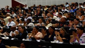 Parlamento de Cuba aprueba nueva ley que actualiza su políticas migratorias