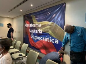 Platafoma Unitaria se compromete a comenzar un proceso para la «democratización» de Venezuela