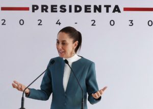 Sheinbaum mantiene al mismo director del Seguro Social del presidente López Obrador