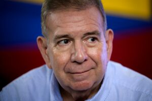 Plataforma Unitaria condena que se le haya impedido viajar a expresidentes para comicios