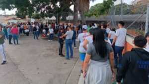 Gran afluencia de electores en instituciones de Barquisimeto 28Jul