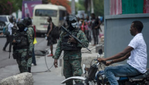 Las bandas armadas en Haití causaron al menos 1.379 muertos o heridos entre abril y junio