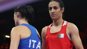Polémica olímpica: El combate de boxeo entre una mujer y un supuesto transexual que terminó en 46 segundos