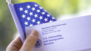 EEUU suspende permisos de viaje de parole humanitario por alegaciones de fraude