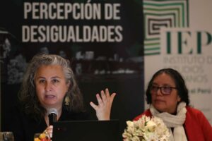 90 % de peruanos ve que grupos poderosos gobiernan el país por su interés, según sondeo