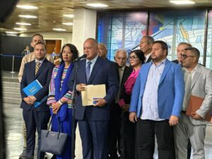 Cabello acude al TSJ: Hemos entregado todos los documentos a la Sala Electoral