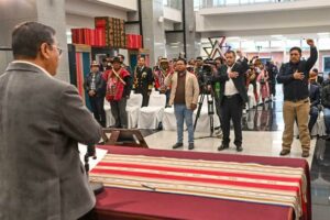 Luis Arce cambia a tres ministros en Bolivia «para renovar energía y fuerzas»