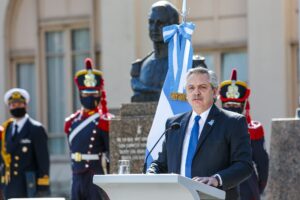 Diputados argentinos impulsan ley para quitarle jubilación y custodia a Alberto Fernández