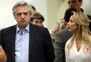 Alberto Fernández niega acusaciones de su exesposa y dice que tiene que probarlas ante la Justicia