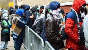 Crisis migratoria en Nueva York deriva en campamentos y mayor escrutinio policial