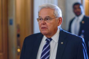 Senador Bob Menéndez, culpable de corrupción, será reemplazado por George Helmy