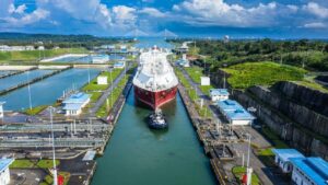 Canal de Panamá opera a su máximo calado y elevará tránsitos en septiembre