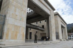 Gobierno colombiano refuerza la seguridad de la Corte Suprema ante alerta de atentado