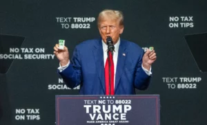 Trump intenta dividir a demócratas antes de la Convención Nacional: «Biden odia a Harris»