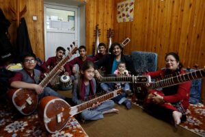 Talibanes destruyen 21.000 instrumentos musicales en su cruzada contra el «vicio»