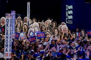 Delegados de los 50 estados de EE.UU. formalizan la candidatura de Harris a la Presidencia