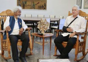 Presidente cubano afirma que se recupera de unas «molestias en el hombro» derecho