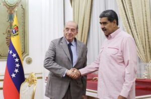 Maduro se reunió con el excanciller de Colombia, Álvaro Leyva, en Miraflores