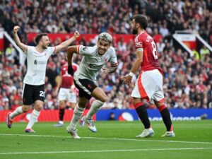 Liverpool golea al United 3-0 con Luis Díaz como héroe con dos golazos