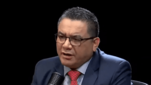 Ministro peruano afirma que denunciará a medios que lo vinculen con líder político prófugo