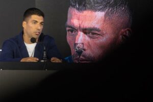 Luis Suárez dice adiós a la selección de Uruguay