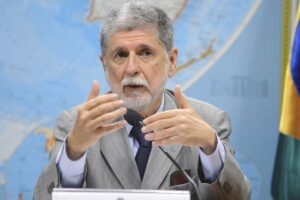 Asesor de Lula dice que la orden de detención contra Edmundo González es «muy preocupante»
